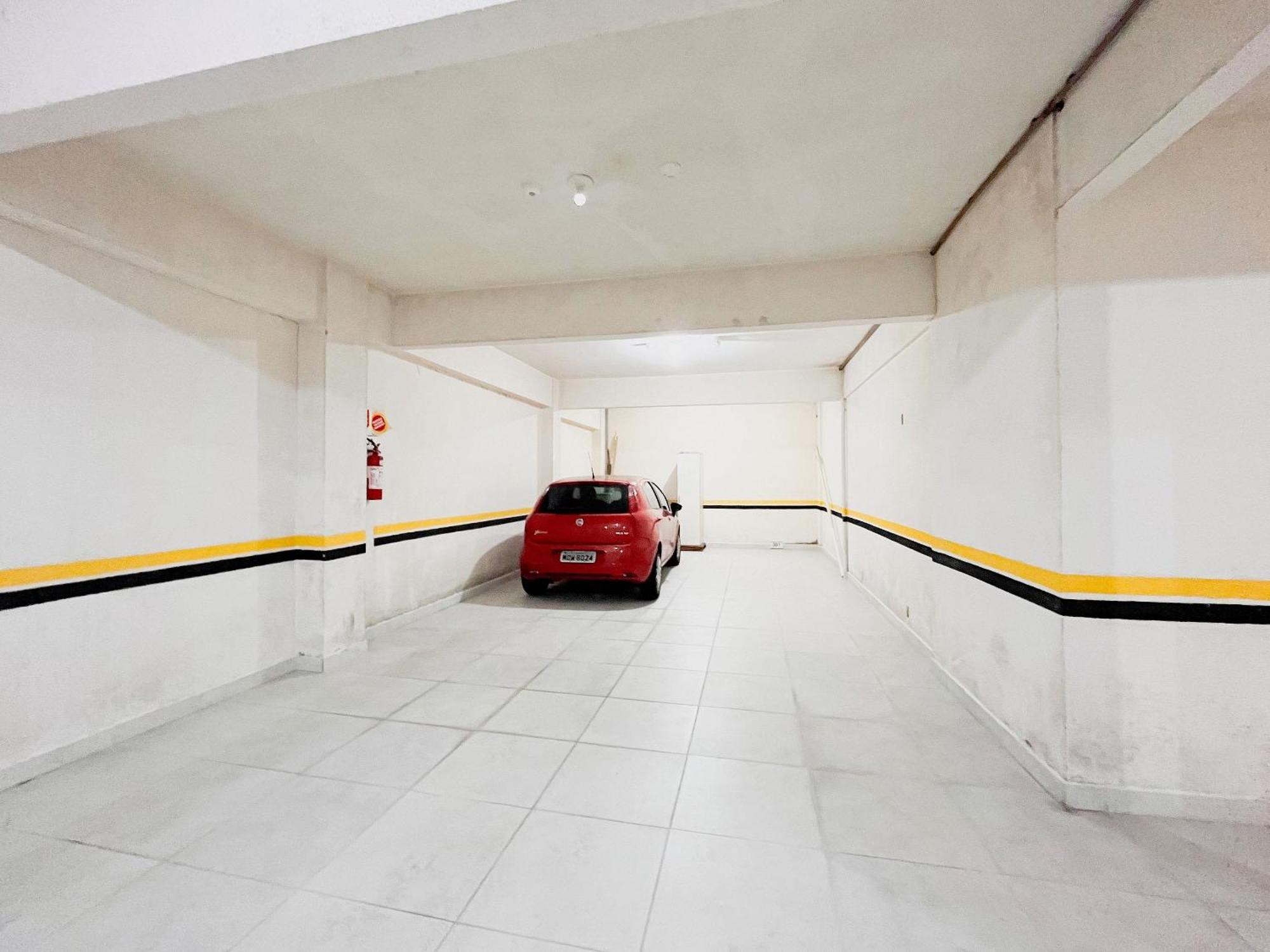 Estilo Tok & Stok Ape Moderno Apartment